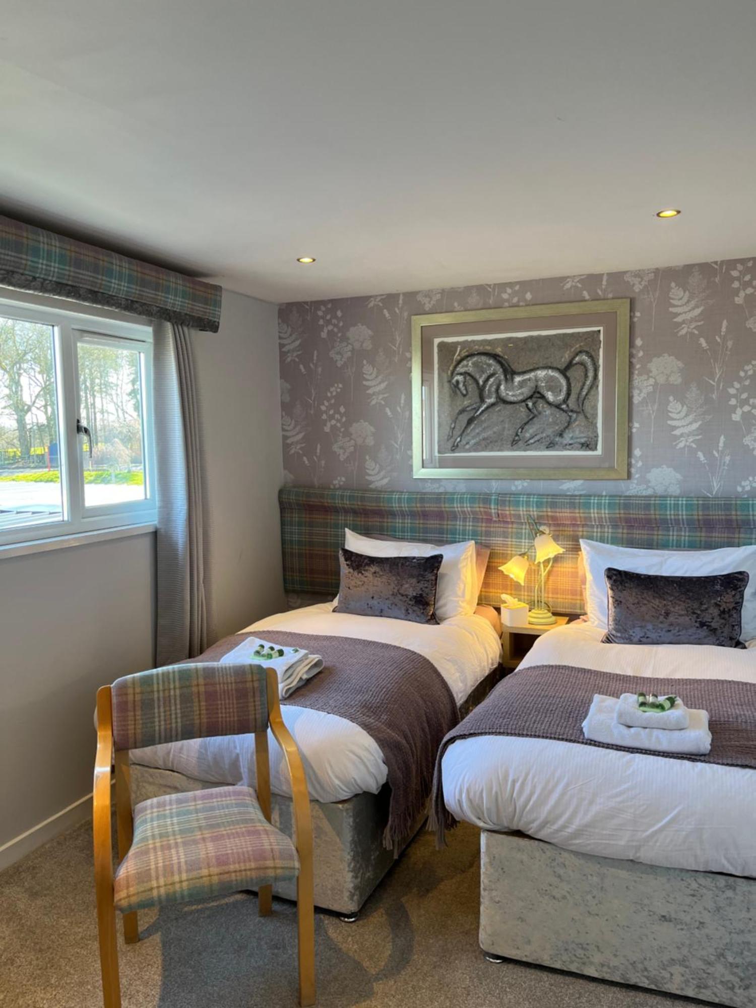 Scottish Equi B&B Lanark Exterior foto