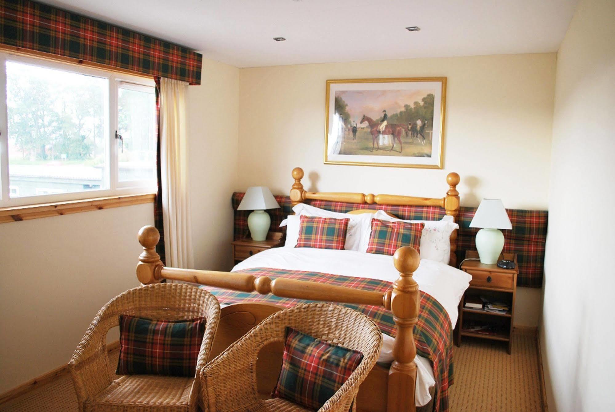 Scottish Equi B&B Lanark Exterior foto